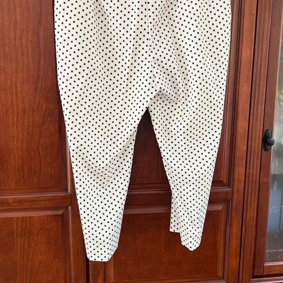 Chico’s so slimming new white and black polkadot pants - Picture 5 of 5